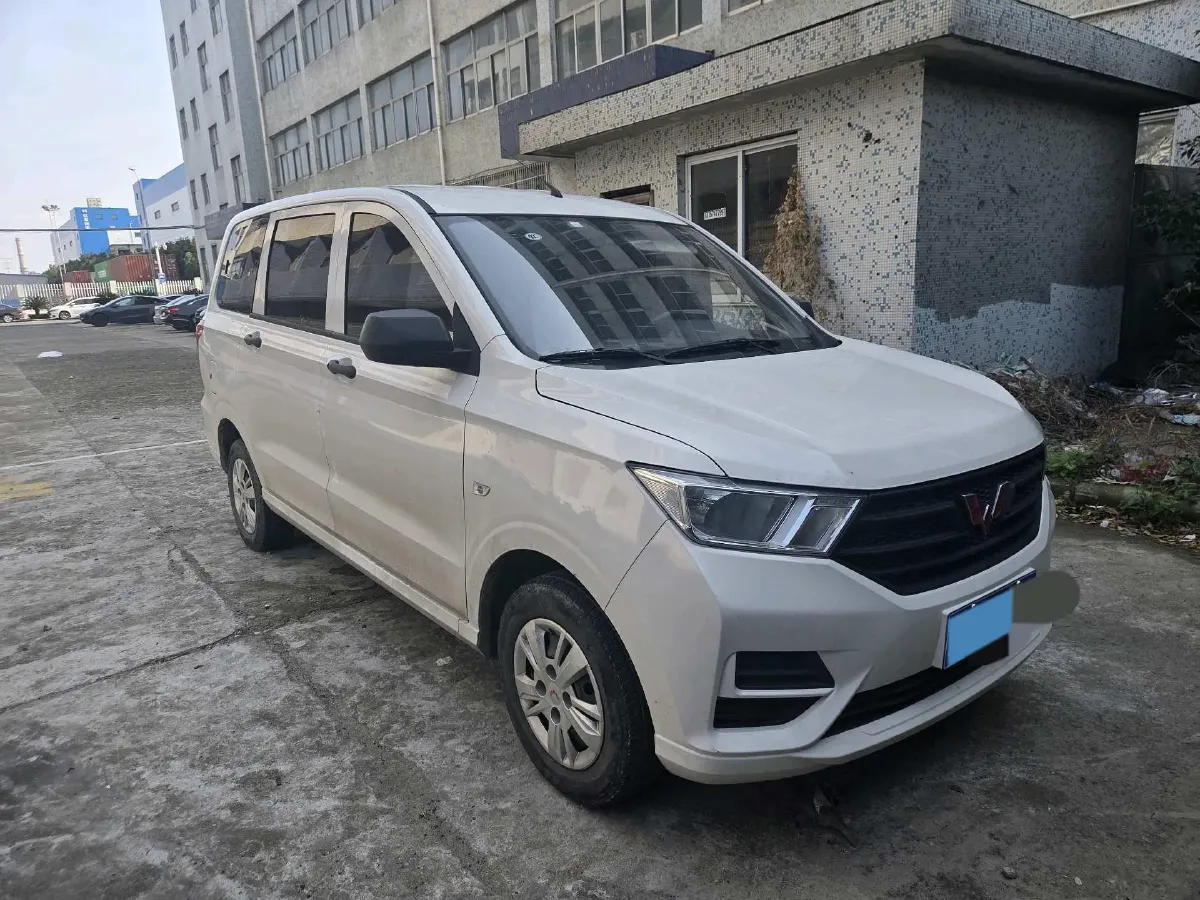 2021 WuLing HongGuang 1.5L 99HP L4 6MT,autocango,china used car exporter,china ev exporter,chinese used car exporter,chinese used ev exporter