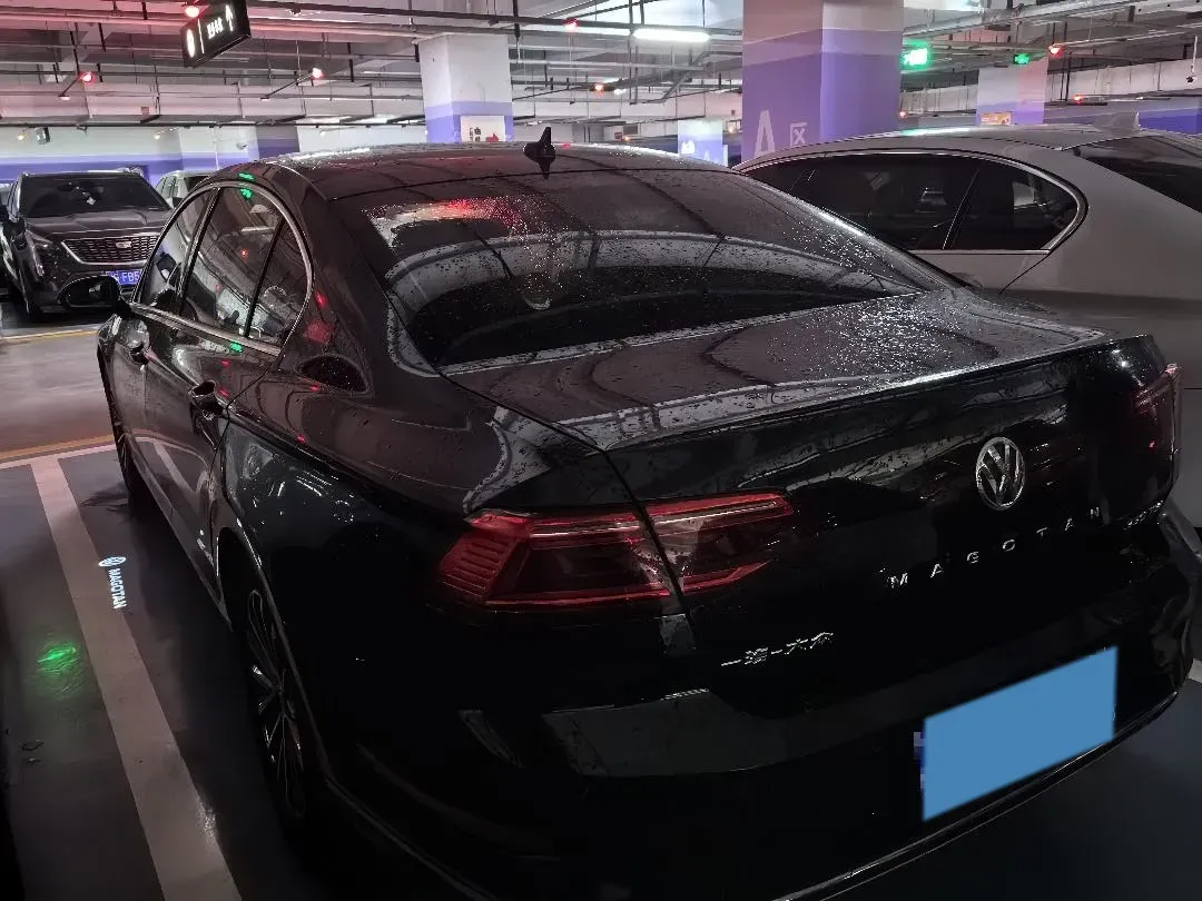 2020 Volkswagen Magotan 2.0T 186HP L4 7DCT,autocango,china used car exporter,china ev exporter,chinese used car exporter,chinese used ev exporter