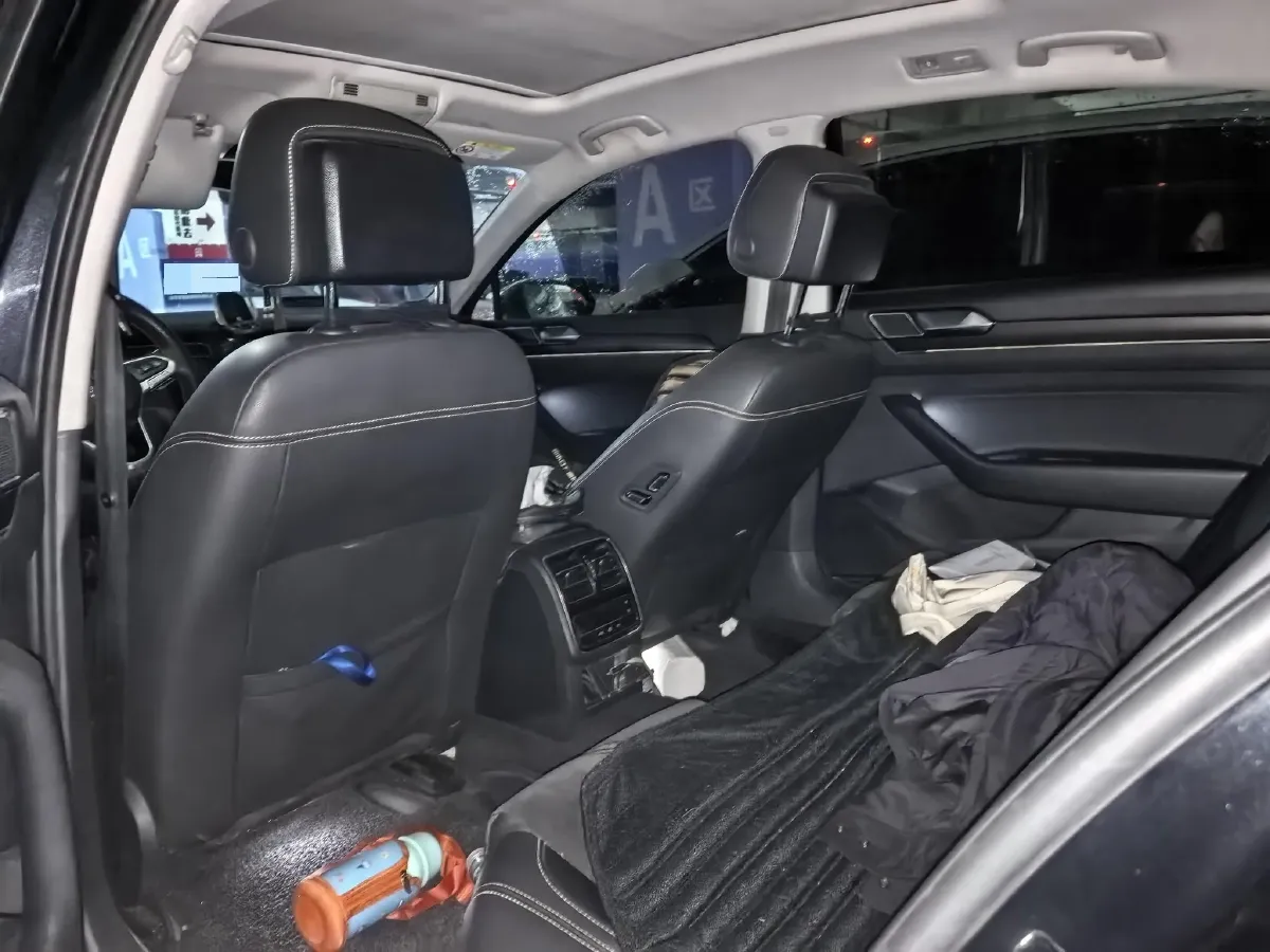 2020 Volkswagen Magotan 2.0T 186HP L4 7DCT,autocango,china used car exporter,china ev exporter,chinese used car exporter,chinese used ev exporter