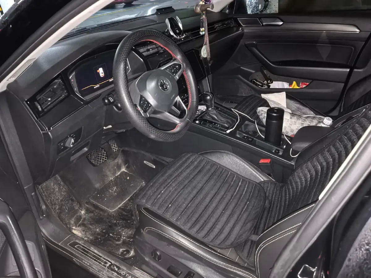 2020 Volkswagen Magotan 2.0T 186HP L4 7DCT,autocango,china used car exporter,china ev exporter,chinese used car exporter,chinese used ev exporter