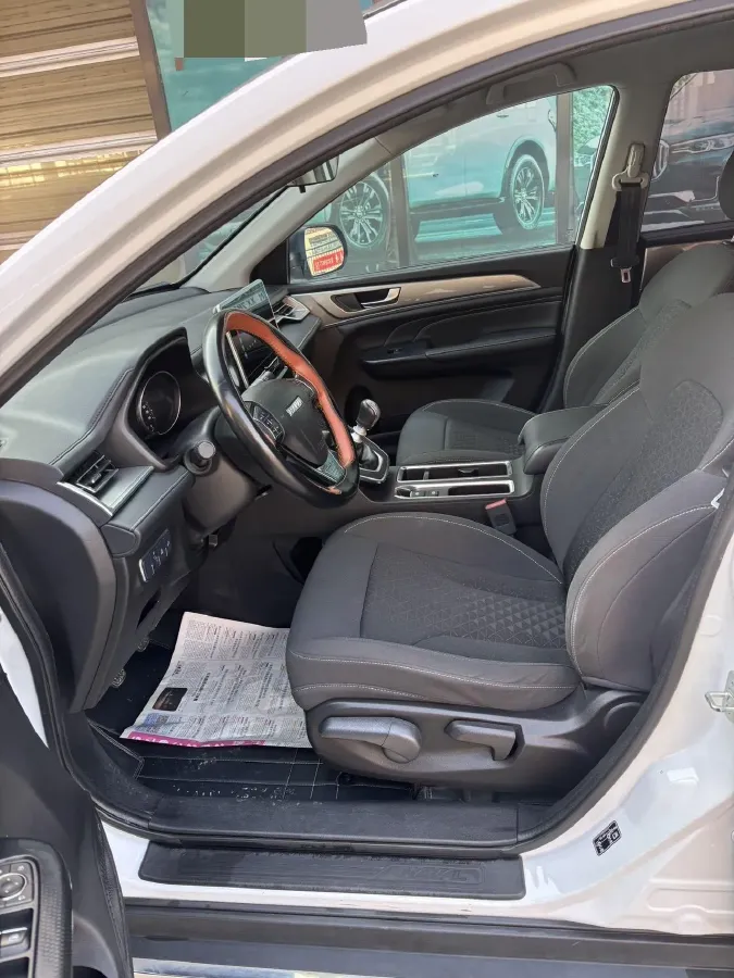 2021 Haval M6 1.5T 150HP L4 6MT,autocango,china used car exporter,china ev exporter,chinese used car exporter,chinese used ev exporter