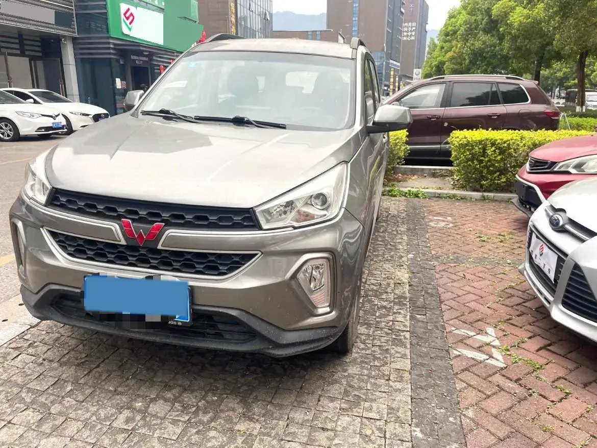2018 WuLing HongGuang S3 1.5L 112HP L4 6MT,autocango,china used car exporter,china ev exporter,chinese used car exporter,chinese used ev exporter
