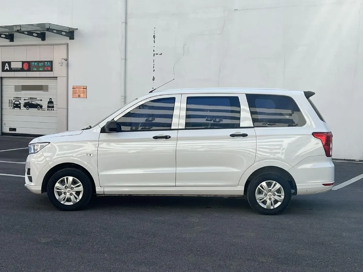 2021 WuLing RongGuang New Truck 1.5L 99HP L4 5MT,autocango,china used car exporter,china ev exporter,chinese used car exporter,chinese used ev exporter