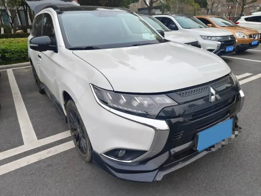 2021 Mitsubishi Outlander 2.4L 192HP L4 CVT,autocango,china used car exporter,china ev exporter,chinese used car exporter,chinese used ev exporter