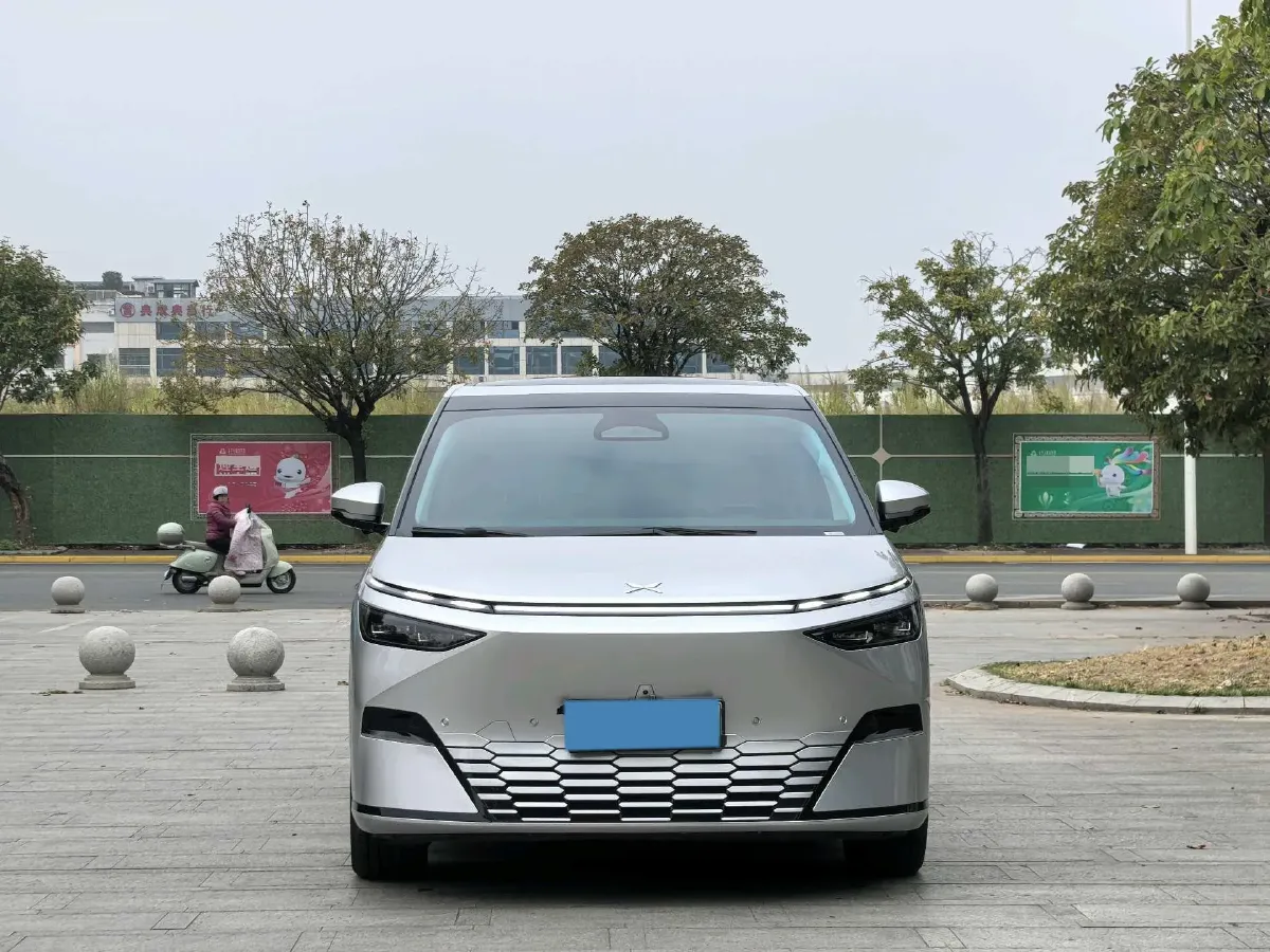 2024 Xpeng X9 BEV 101.5KWH,autocango,china used car exporter,china ev exporter,chinese used car exporter,chinese used ev exporter