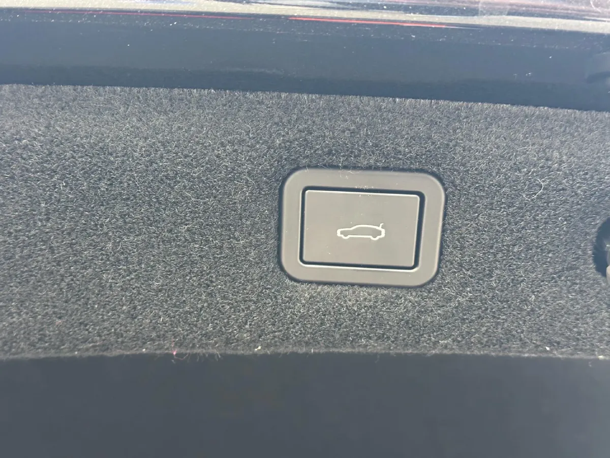 2025 Avatr 06 BEV,autocango,china used car exporter,china ev exporter,chinese used car exporter,chinese used ev exporter