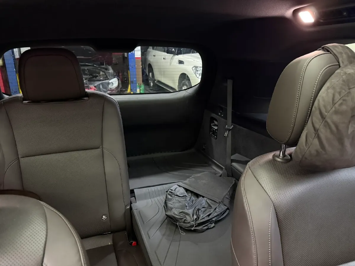 2023 Li L8 Range Extended 154HP REEV 40.9KWH,autocango,china used car exporter,china ev exporter,chinese used car exporter,chinese used ev exporter