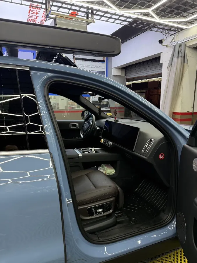 2023 Li L8 Range Extended 154HP REEV 40.9KWH,autocango,china used car exporter,china ev exporter,chinese used car exporter,chinese used ev exporter