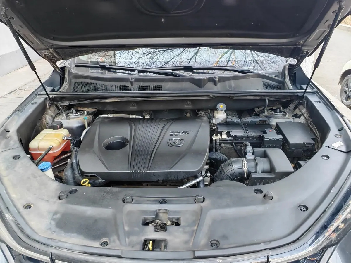 2020 ChangAn CS75 Plus 2.0T 233HP L4 8AT,autocango,china used car exporter,china ev exporter,chinese used car exporter,chinese used ev exporter