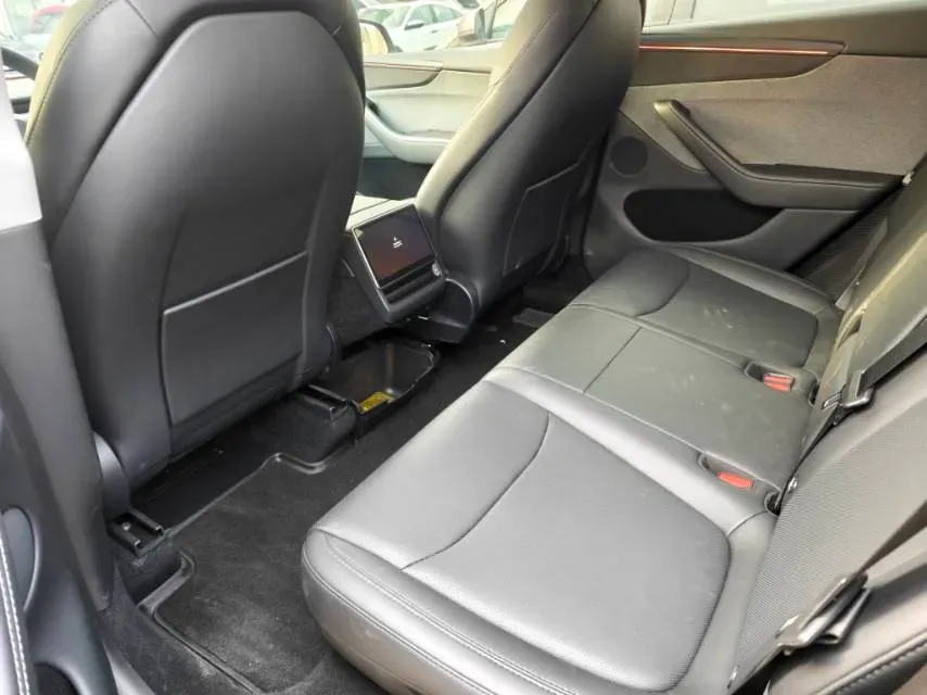 2025 Tesla Model Y BEV 62.5KWH,autocango,china used car exporter,china ev exporter,chinese used car exporter,chinese used ev exporter