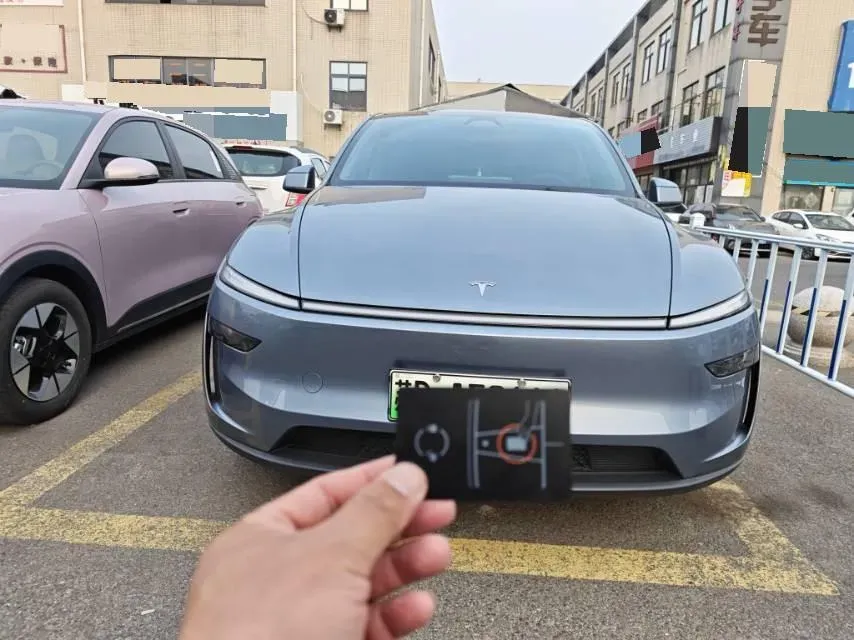 2025 Tesla Model Y BEV 62.5KWH,autocango,china used car exporter,china ev exporter,chinese used car exporter,chinese used ev exporter