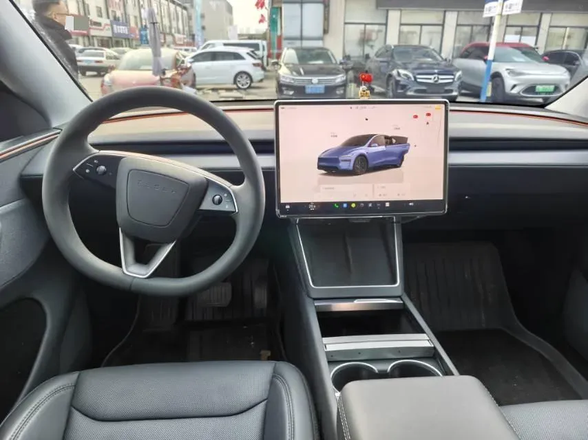 2025 Tesla Model Y BEV 62.5KWH,autocango,china used car exporter,china ev exporter,chinese used car exporter,chinese used ev exporter