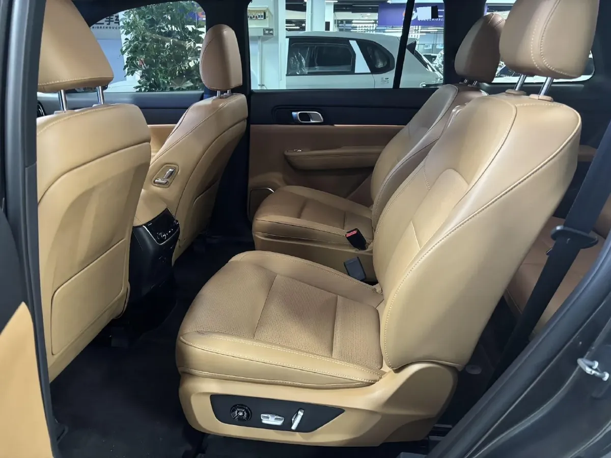 2021 Li ONE Range Extended 131HP REEV 40.5KWH,autocango,china used car exporter,china ev exporter,chinese used car exporter,chinese used ev exporter