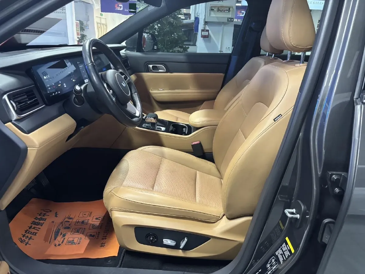 2021 Li ONE Range Extended 131HP REEV 40.5KWH,autocango,china used car exporter,china ev exporter,chinese used car exporter,chinese used ev exporter