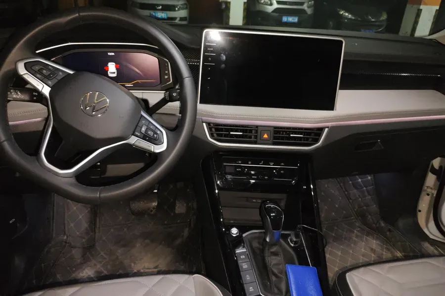 2024 Volkswagen Tayron 2.0T 186HP L4 7DCT,autocango,china used car exporter,china ev exporter,chinese used car exporter,chinese used ev exporter