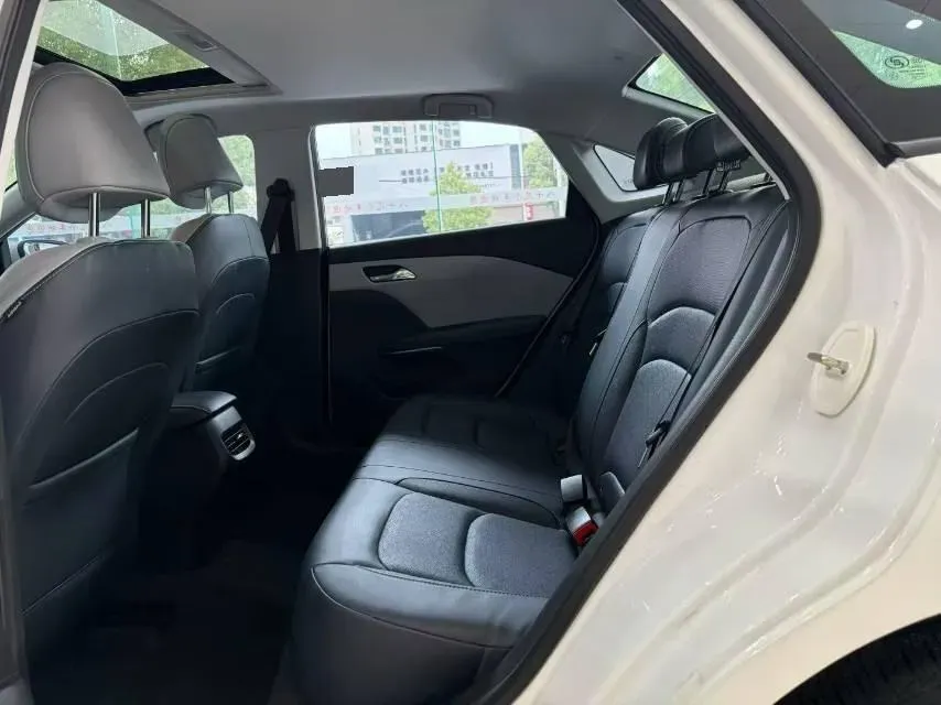 2023 Chevrolet Monza 1.5L 113HP L4 6DCT,autocango,china used car exporter,china ev exporter,chinese used car exporter,chinese used ev exporter