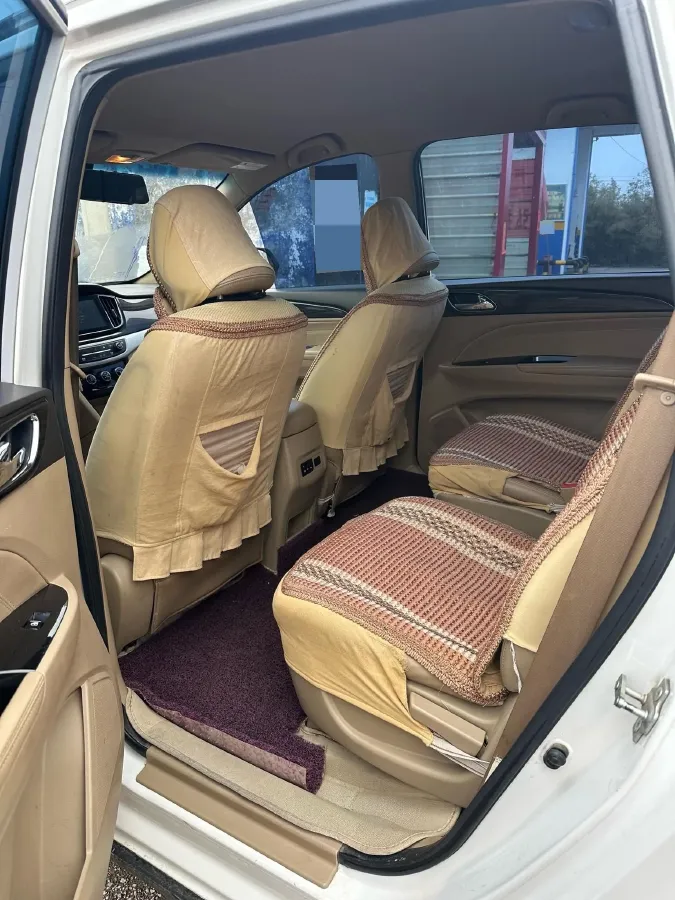 2016 BaoJun 560 1.5T 150HP L4 6MT,autocango,china used car exporter,china ev exporter,chinese used car exporter,chinese used ev exporter