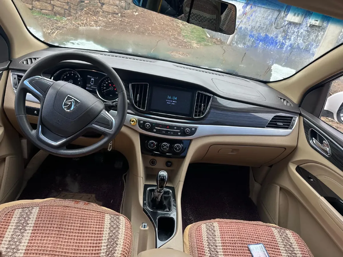 2016 BaoJun 560 1.5T 150HP L4 6MT,autocango,china used car exporter,china ev exporter,chinese used car exporter,chinese used ev exporter