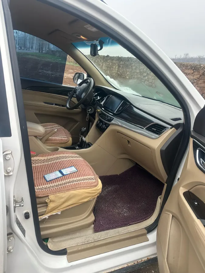 2016 BaoJun 560 1.5T 150HP L4 6MT,autocango,china used car exporter,china ev exporter,chinese used car exporter,chinese used ev exporter