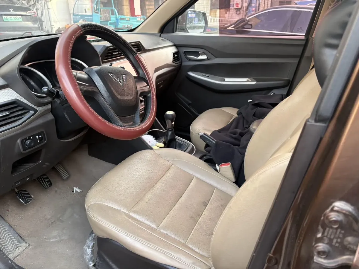 2018 WuLing HongGuang 1.5L 105HP L4 5MT,autocango,china used car exporter,china ev exporter,chinese used car exporter,chinese used ev exporter