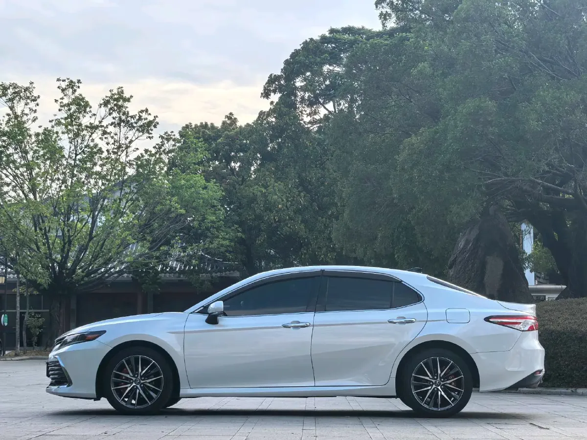 2021 Toyota Camry 2.5L 209HP L4 8AT,autocango,china used car exporter,china ev exporter,chinese used car exporter,chinese used ev exporter