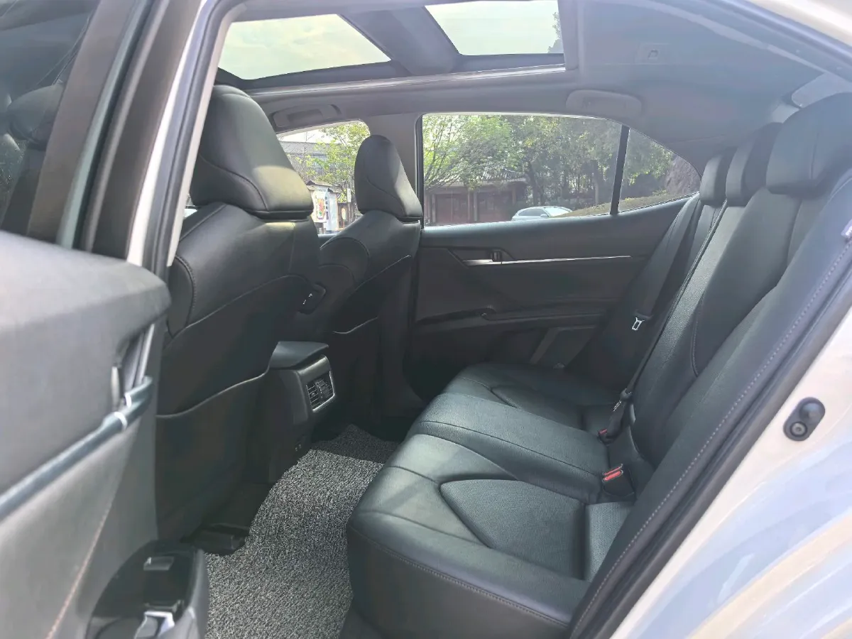 2021 Toyota Camry 2.5L 209HP L4 8AT,autocango,china used car exporter,china ev exporter,chinese used car exporter,chinese used ev exporter