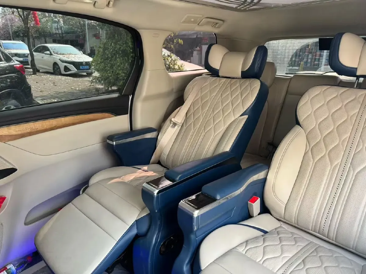 2018 Buick GL8 2.0T 260HP L4 6AT,autocango,china used car exporter,china ev exporter,chinese used car exporter,chinese used ev exporter