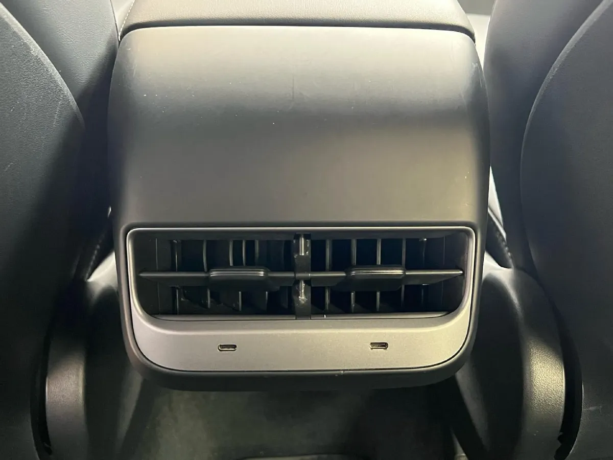 2022 Tesla Model Y BEV 60KWH,autocango,china used car exporter,china ev exporter,chinese used car exporter,chinese used ev exporter