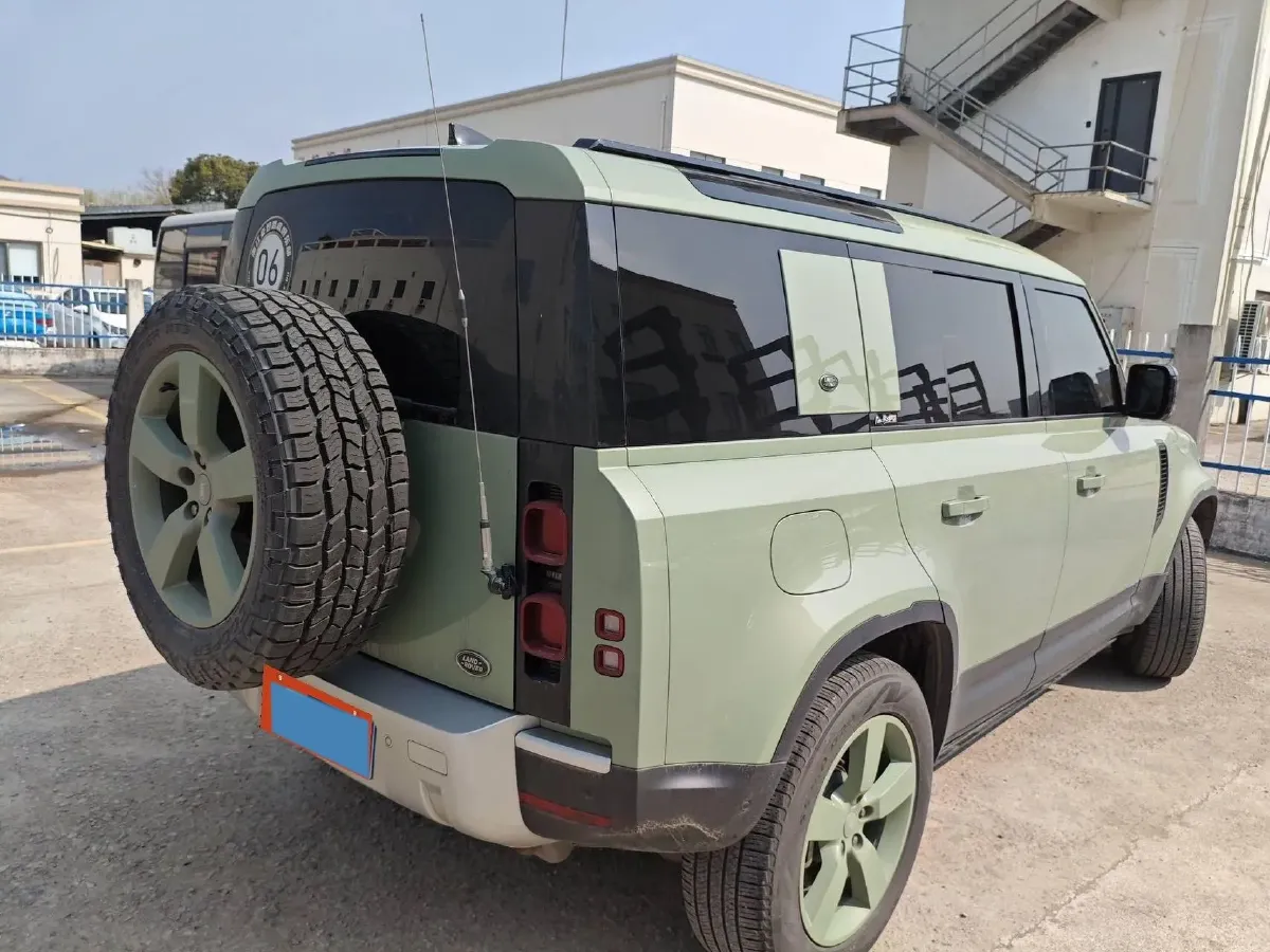 2023 Land Rover Defender 3.0T 400HP L6 8AT,autocango,china used car exporter,china ev exporter,chinese used car exporter,chinese used ev exporter