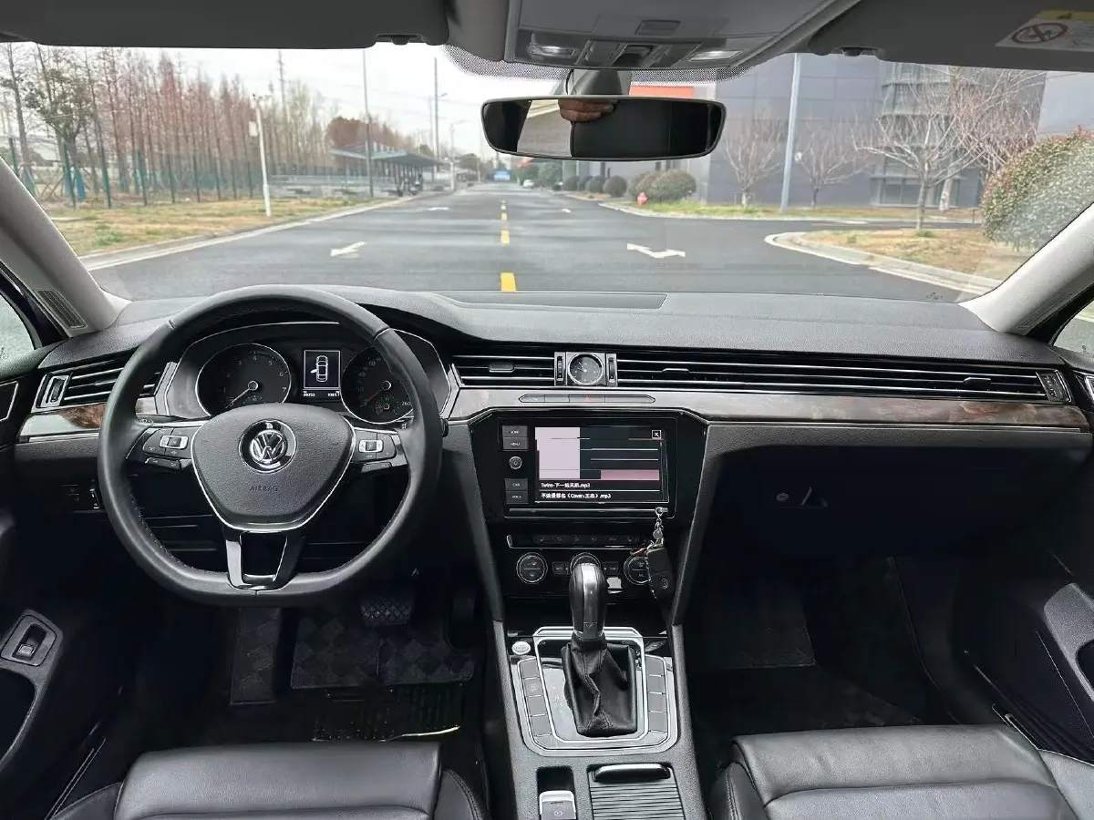 2019 Volkswagen Magotan 2.0T 186HP L4 7DCT,autocango,china used car exporter,china ev exporter,chinese used car exporter,chinese used ev exporter