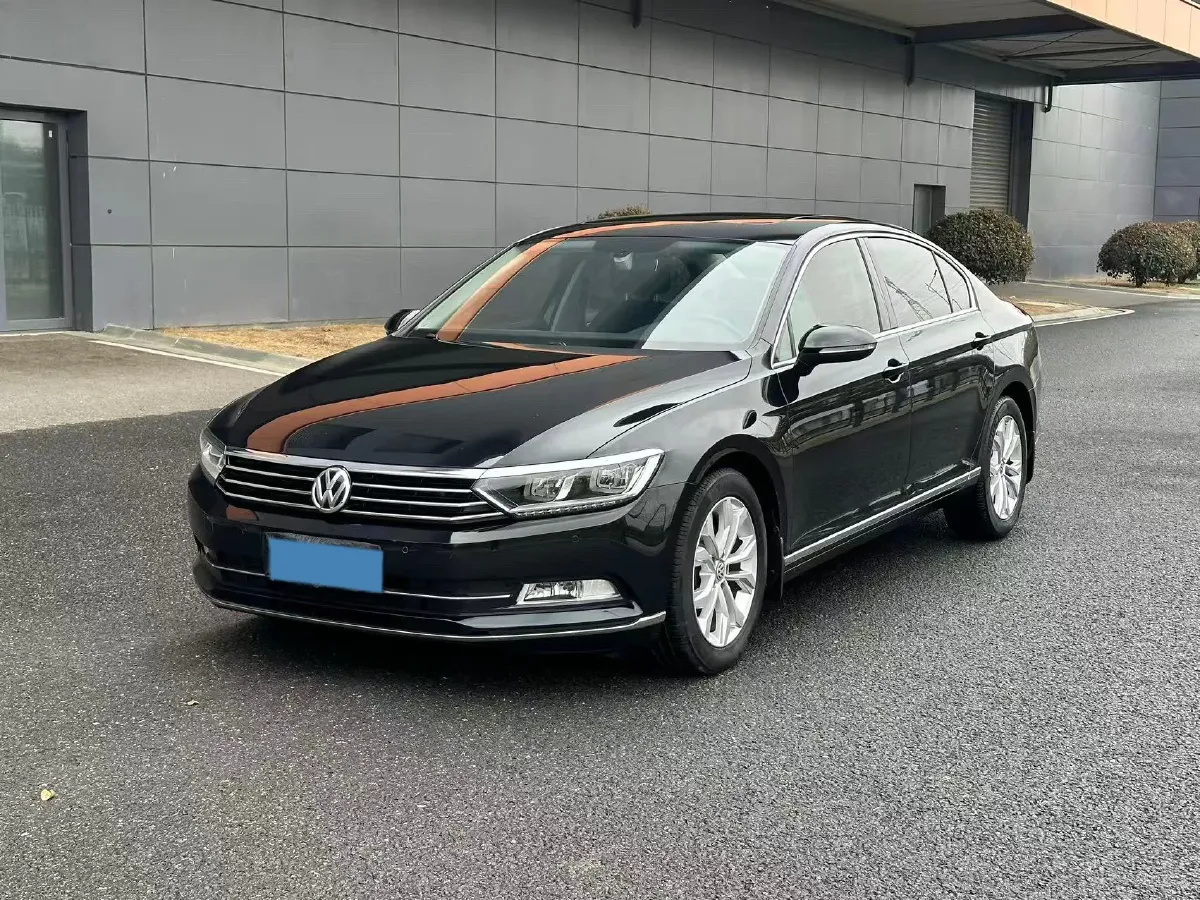 2019 Volkswagen Magotan 2.0T 186HP L4 7DCT,autocango,china used car exporter,china ev exporter,chinese used car exporter,chinese used ev exporter