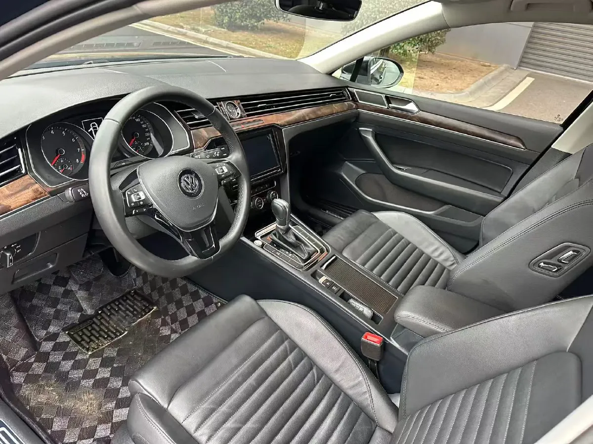 2019 Volkswagen Magotan 2.0T 186HP L4 7DCT,autocango,china used car exporter,china ev exporter,chinese used car exporter,chinese used ev exporter