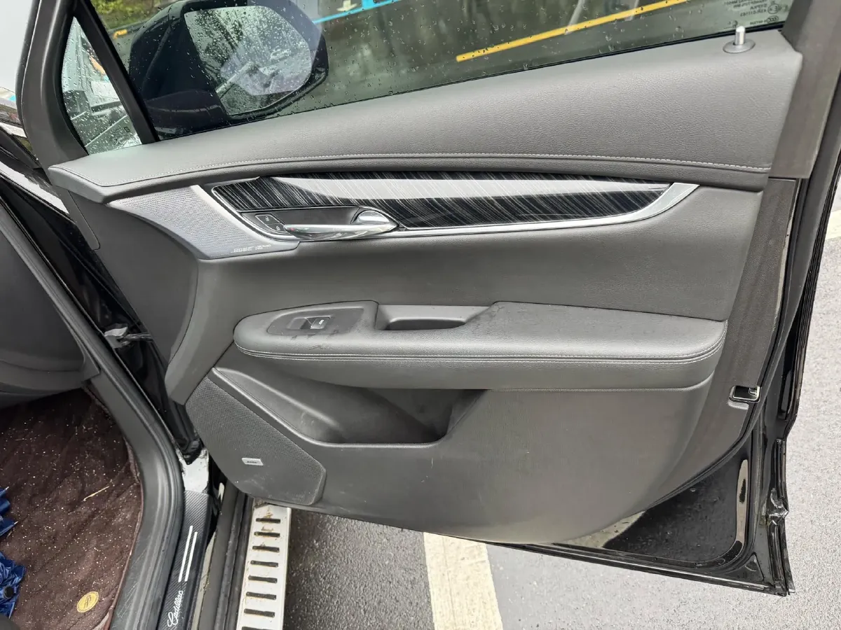 2022 Cadillac XT6 2.0T 237HP L4 9AT,autocango,china used car exporter,china ev exporter,chinese used car exporter,chinese used ev exporter