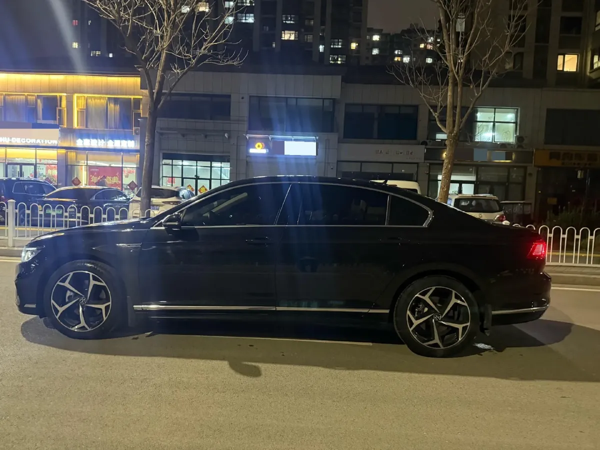 2023 Volkswagen Magotan 2.0T 186HP L4 7DCT,autocango,china used car exporter,china ev exporter,chinese used car exporter,chinese used ev exporter