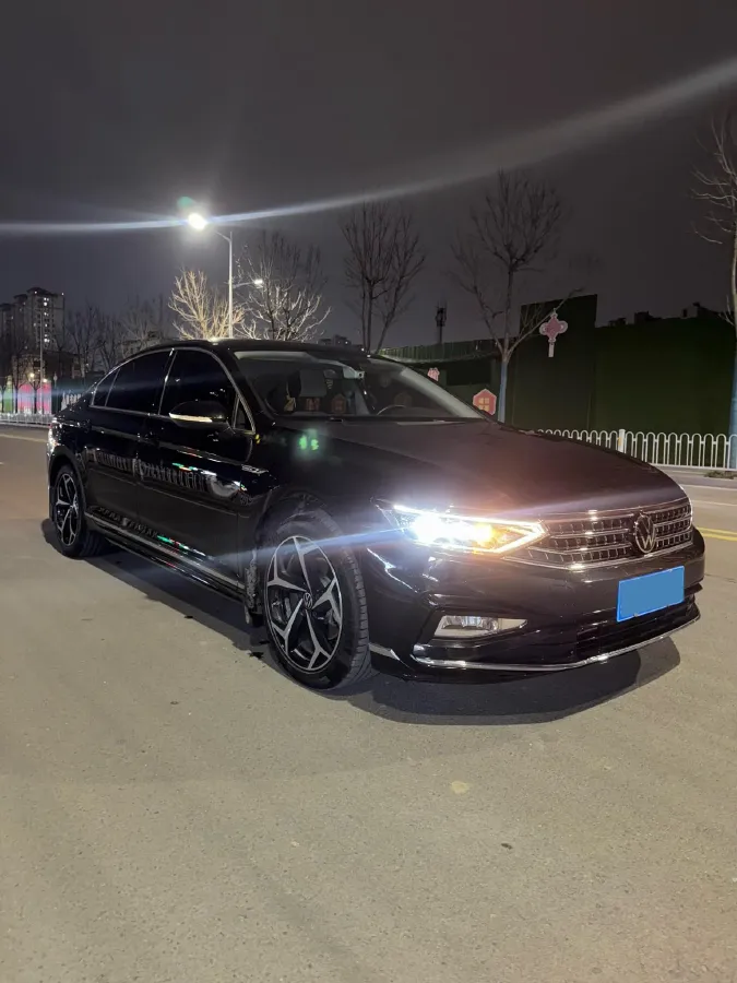 2023 Volkswagen Magotan 2.0T 186HP L4 7DCT,autocango,china used car exporter,china ev exporter,chinese used car exporter,chinese used ev exporter