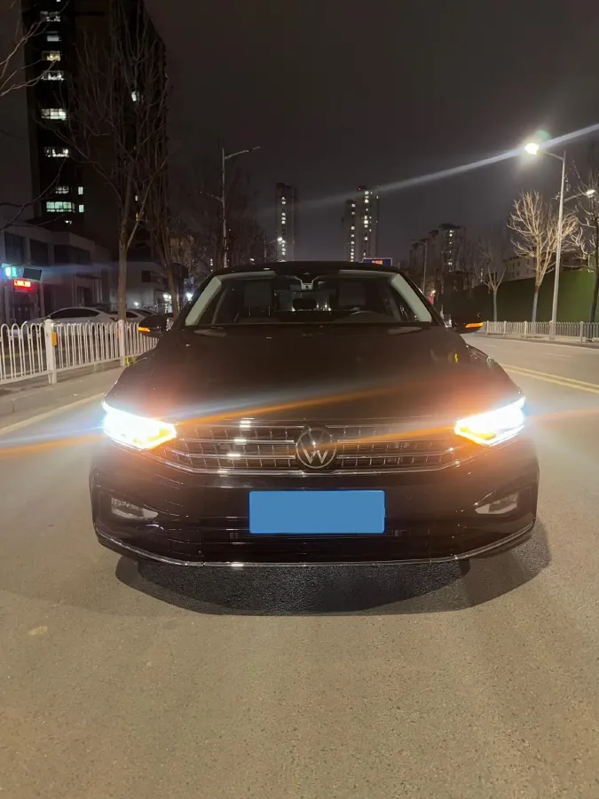 2023 Volkswagen Magotan 2.0T 186HP L4 7DCT,autocango,china used car exporter,china ev exporter,chinese used car exporter,chinese used ev exporter