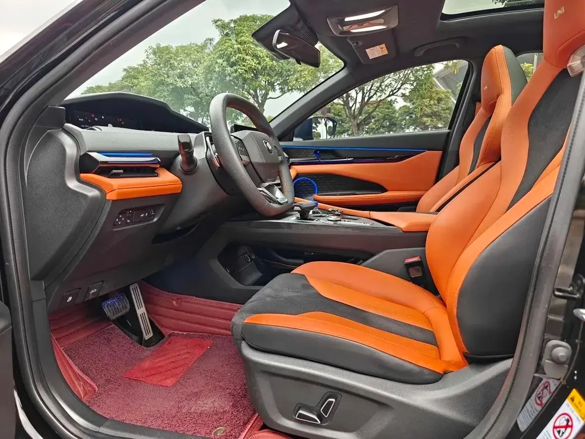 2023 ChangAn UNI-V 1.5T 188HP L4 7DCT,autocango,china used car exporter,china ev exporter,chinese used car exporter,chinese used ev exporter