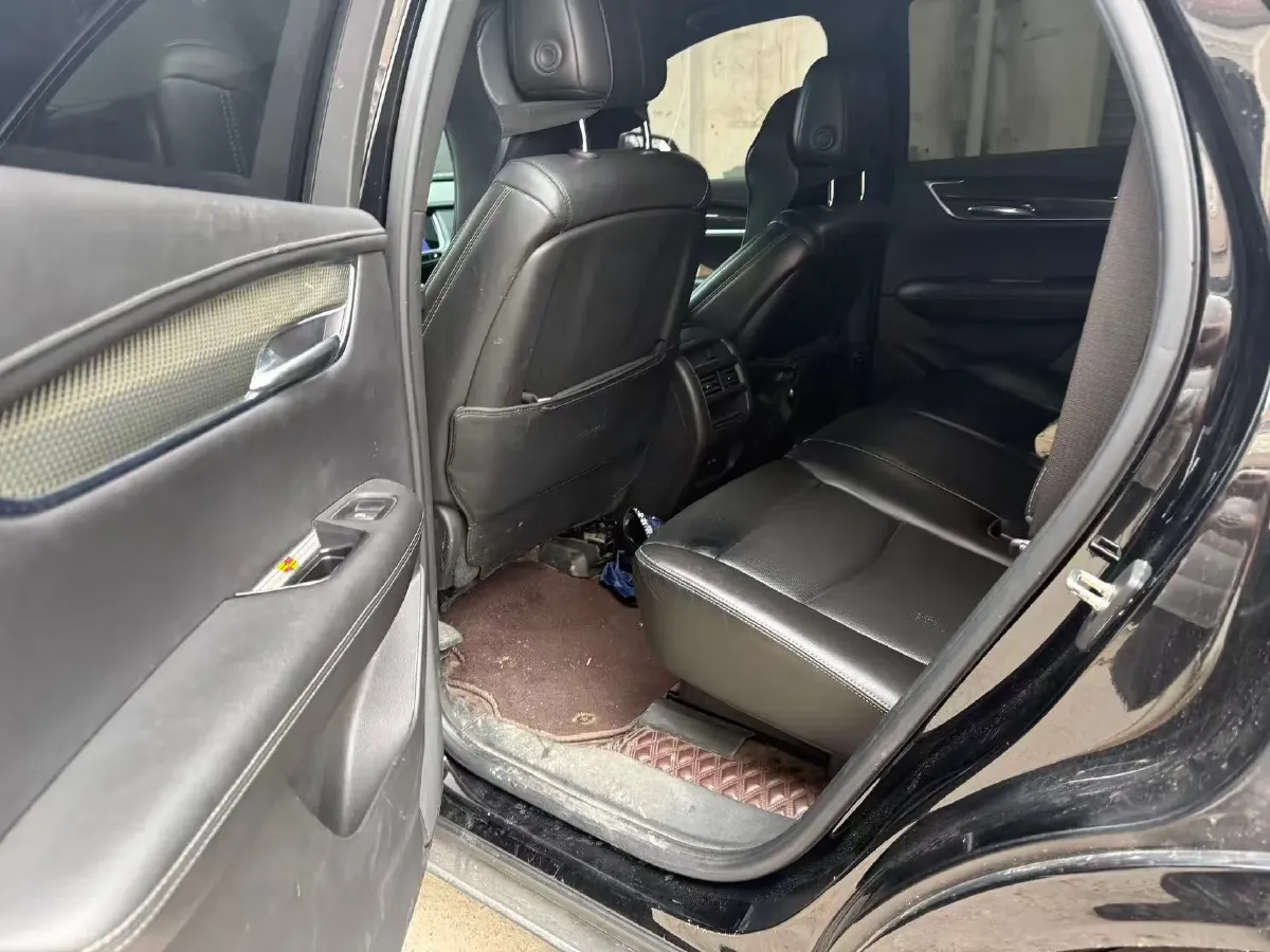 2022 Cadillac XT5 2.0T 237HP L4 9AT,autocango,china used car exporter,china ev exporter,chinese used car exporter,chinese used ev exporter