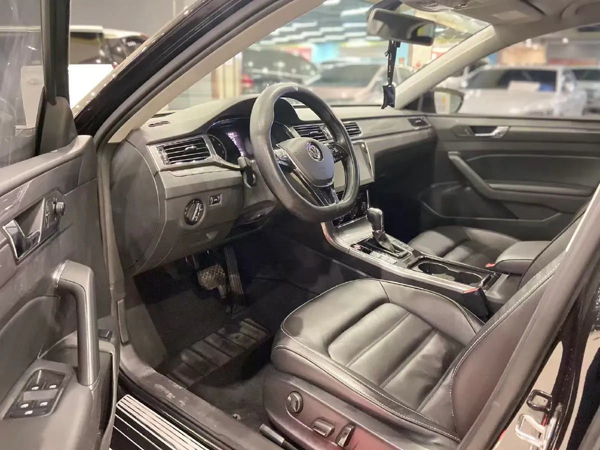 2017 Volkswagen Passat 1.8T 180HP L4 7DCT,autocango,china used car exporter,china ev exporter,chinese used car exporter,chinese used ev exporter