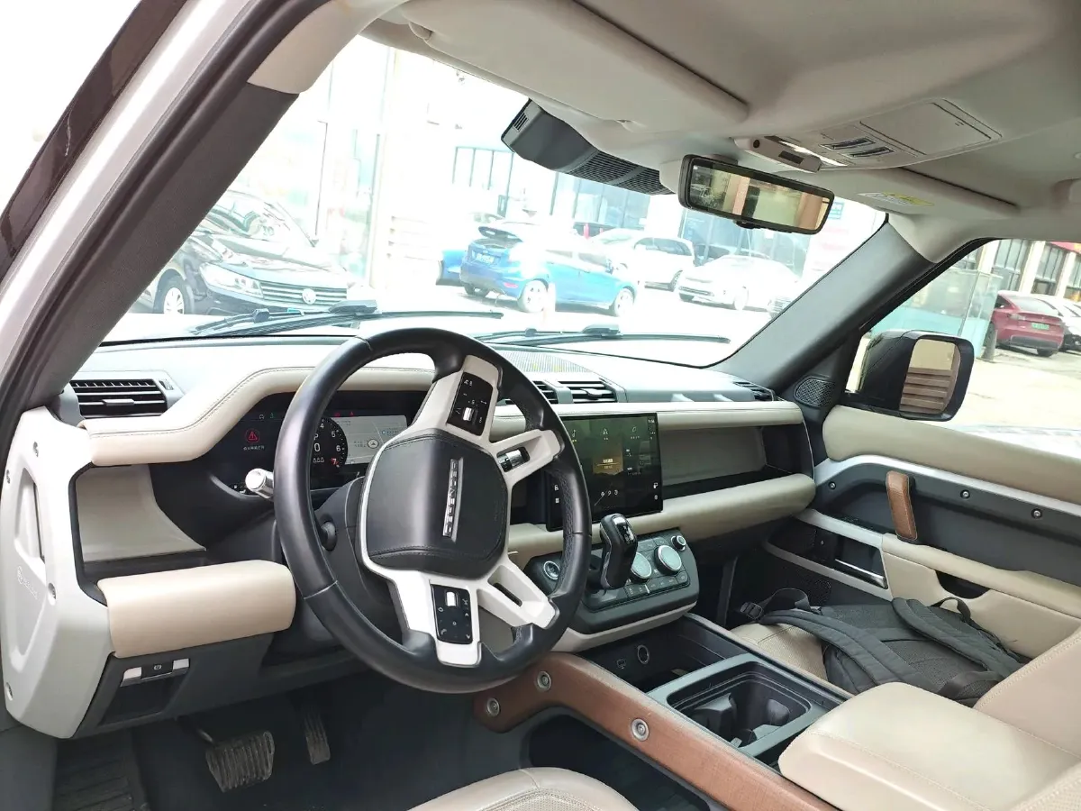 2022 Land Rover Defender 2.0T 300HP L4 8AT,autocango,china used car exporter,china ev exporter,chinese used car exporter,chinese used ev exporter