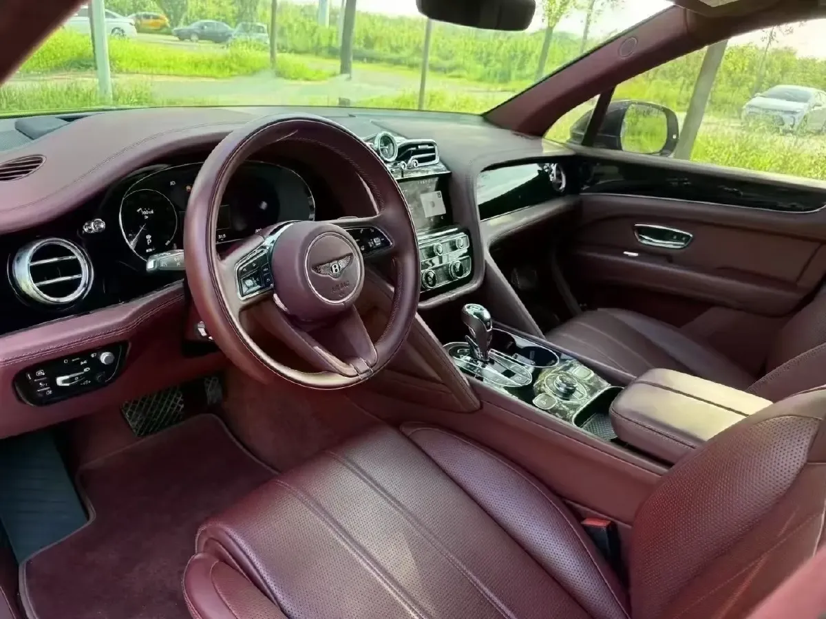 2021 Bentley Bentayga 4.0T 550HP V8 8AT,autocango,china used car exporter,china ev exporter,chinese used car exporter,chinese used ev exporter