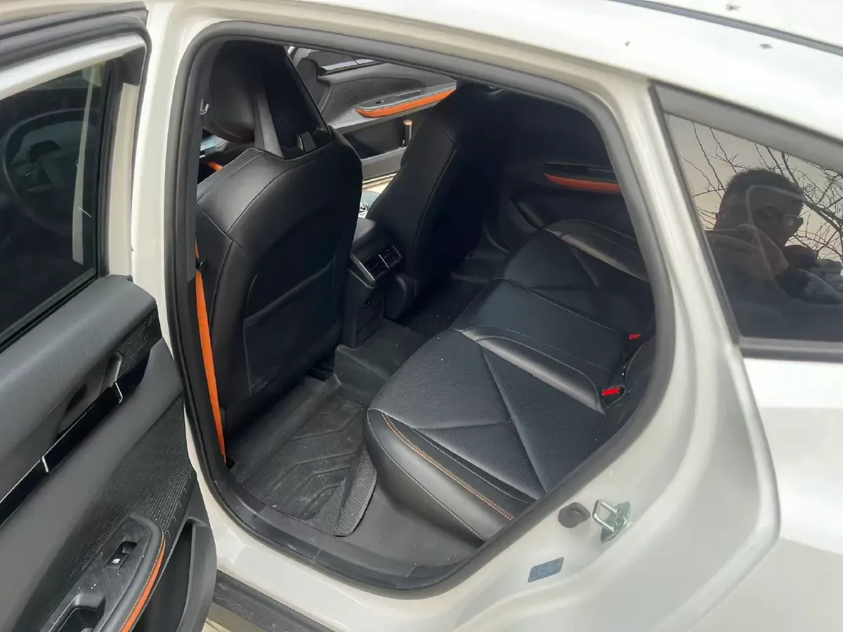 2022 ChangAn UNI-V 1.5T 188HP L4 7DCT,autocango,china used car exporter,china ev exporter,chinese used car exporter,chinese used ev exporter