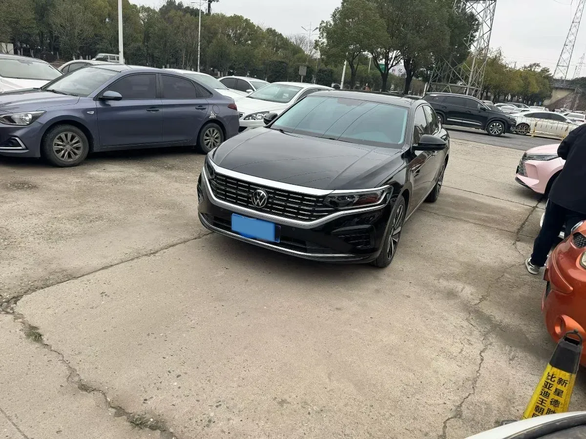 2023 Volkswagen Passat 2.0T 186HP L4 7DCT,autocango,china used car exporter,china ev exporter,chinese used car exporter,chinese used ev exporter