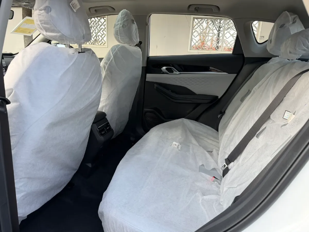 2025 Geely Coolray 1.5T 181HP L4 7DCT,autocango,china used car exporter,china ev exporter,chinese used car exporter,chinese used ev exporter