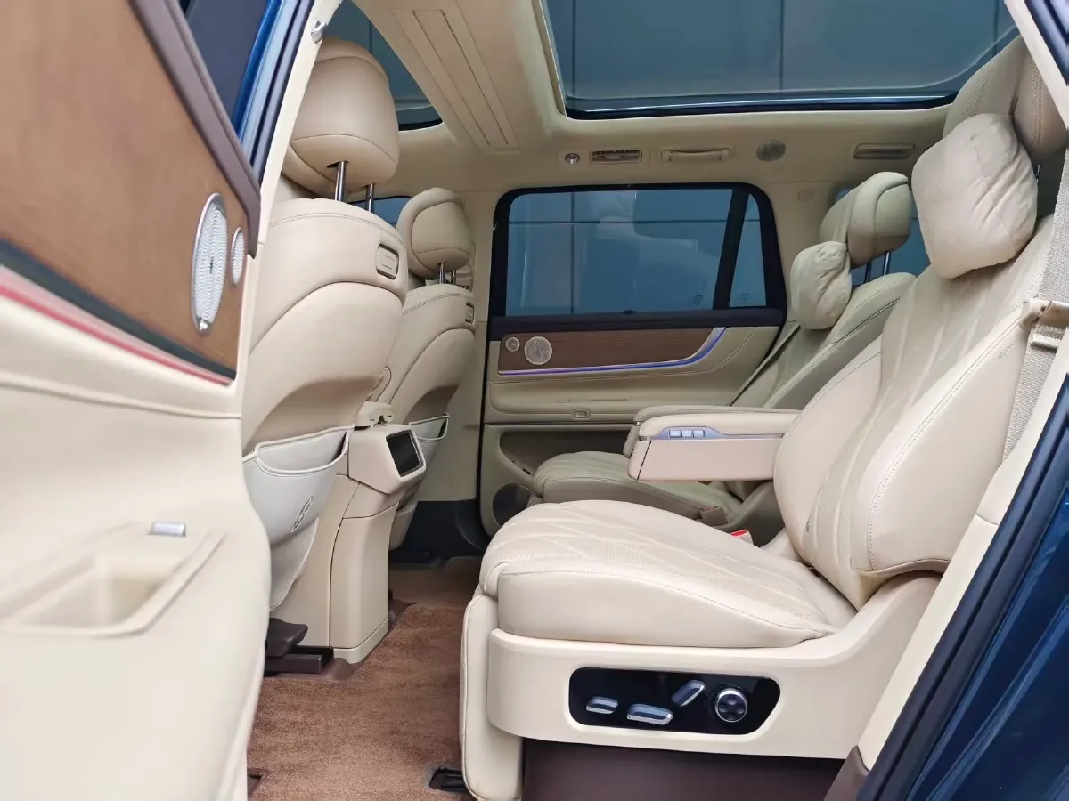 2025 AITO AITO M9 REEV 160HP REEV 52KWH,autocango,china used car exporter,china ev exporter,chinese used car exporter,chinese used ev exporter