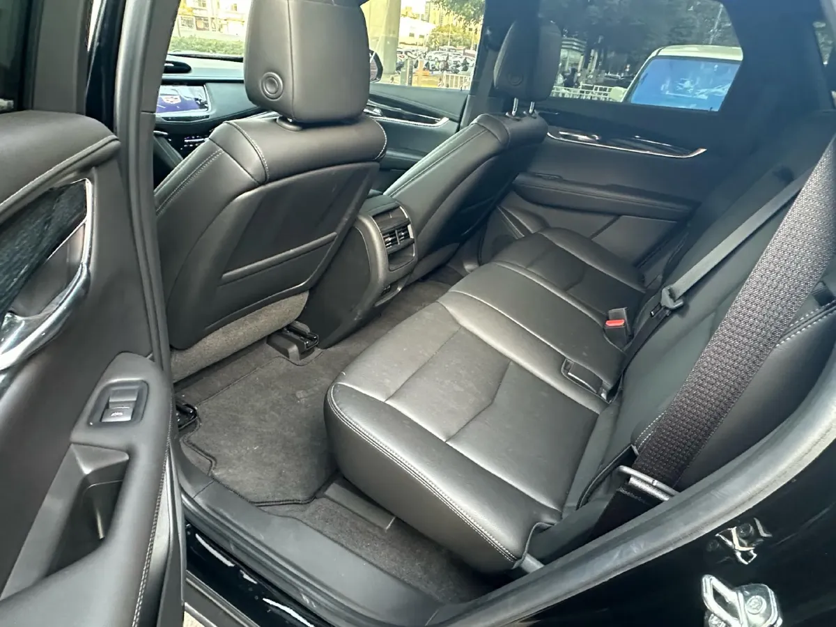 2023 Cadillac XT5 2.0T 237HP L4 9AT,autocango,china used car exporter,china ev exporter,chinese used car exporter,chinese used ev exporter