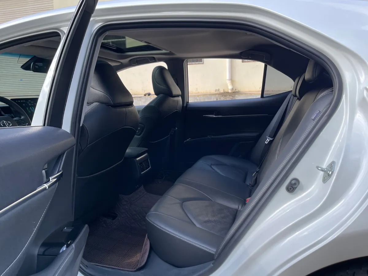 2021 Toyota Camry 2.5L 209HP L4 8AT,autocango,china used car exporter,china ev exporter,chinese used car exporter,chinese used ev exporter