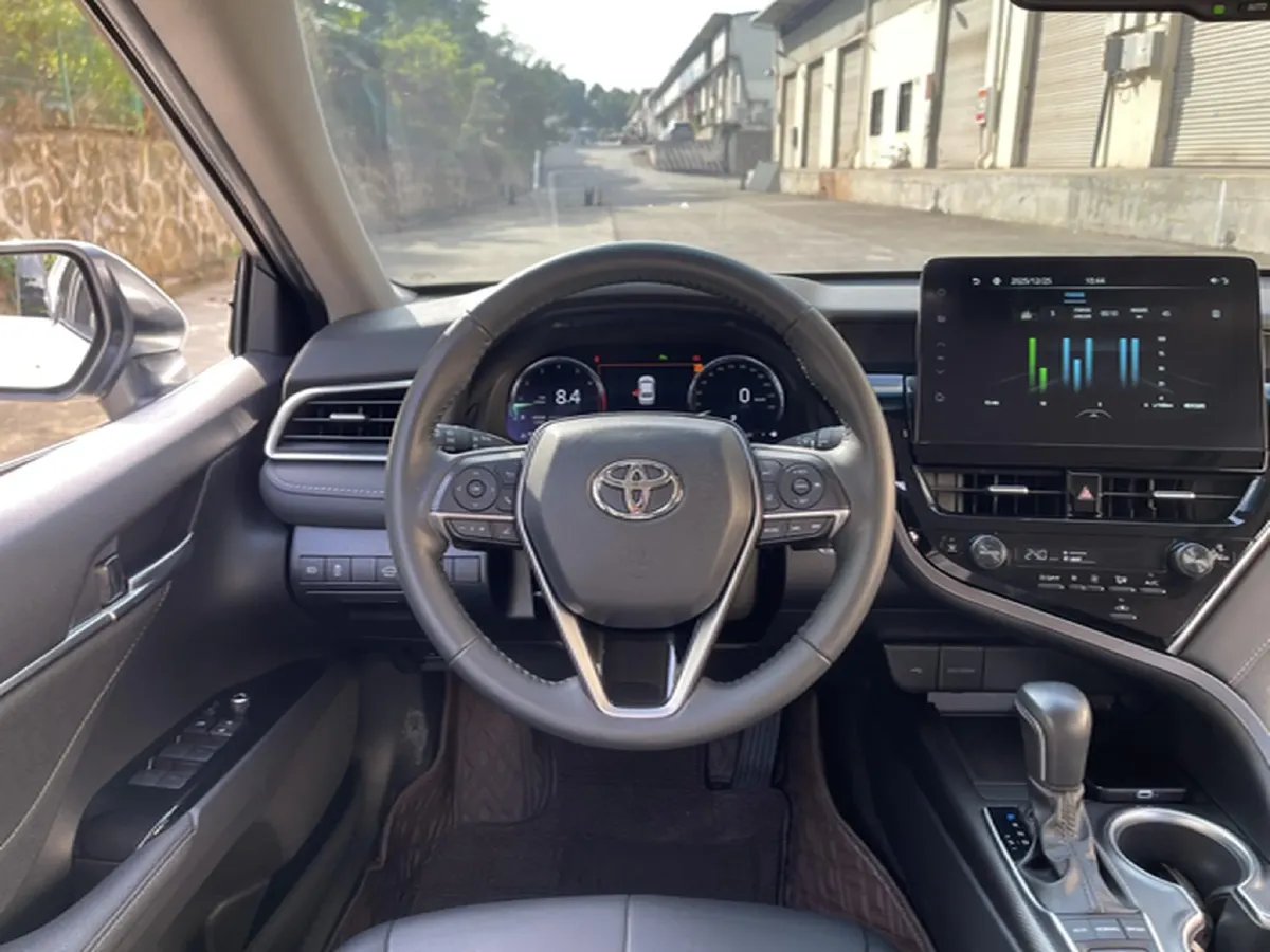 2021 Toyota Camry 2.5L 209HP L4 8AT,autocango,china used car exporter,china ev exporter,chinese used car exporter,chinese used ev exporter