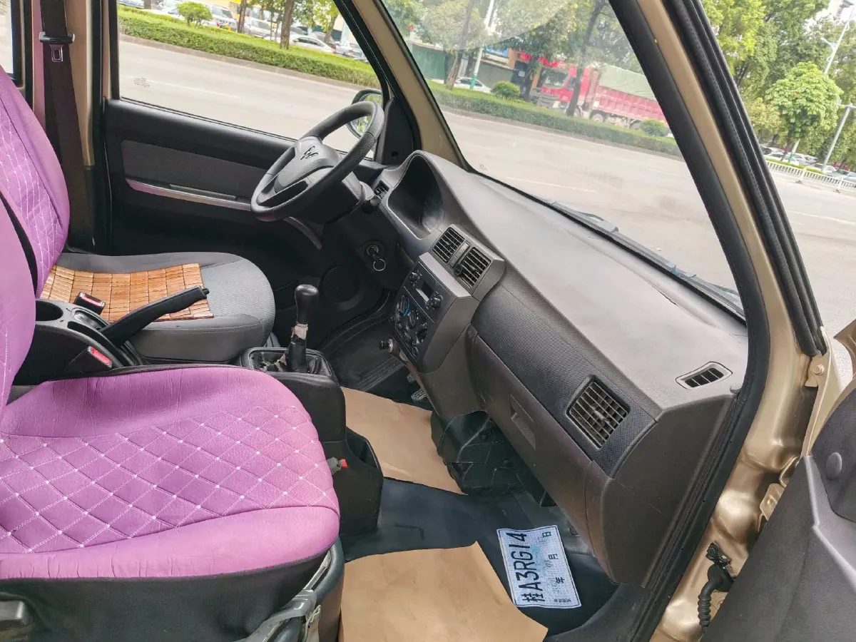 2021 WuLing RongGuang 1.5L 99HP L4 5MT,autocango,china used car exporter,china ev exporter,chinese used car exporter,chinese used ev exporter