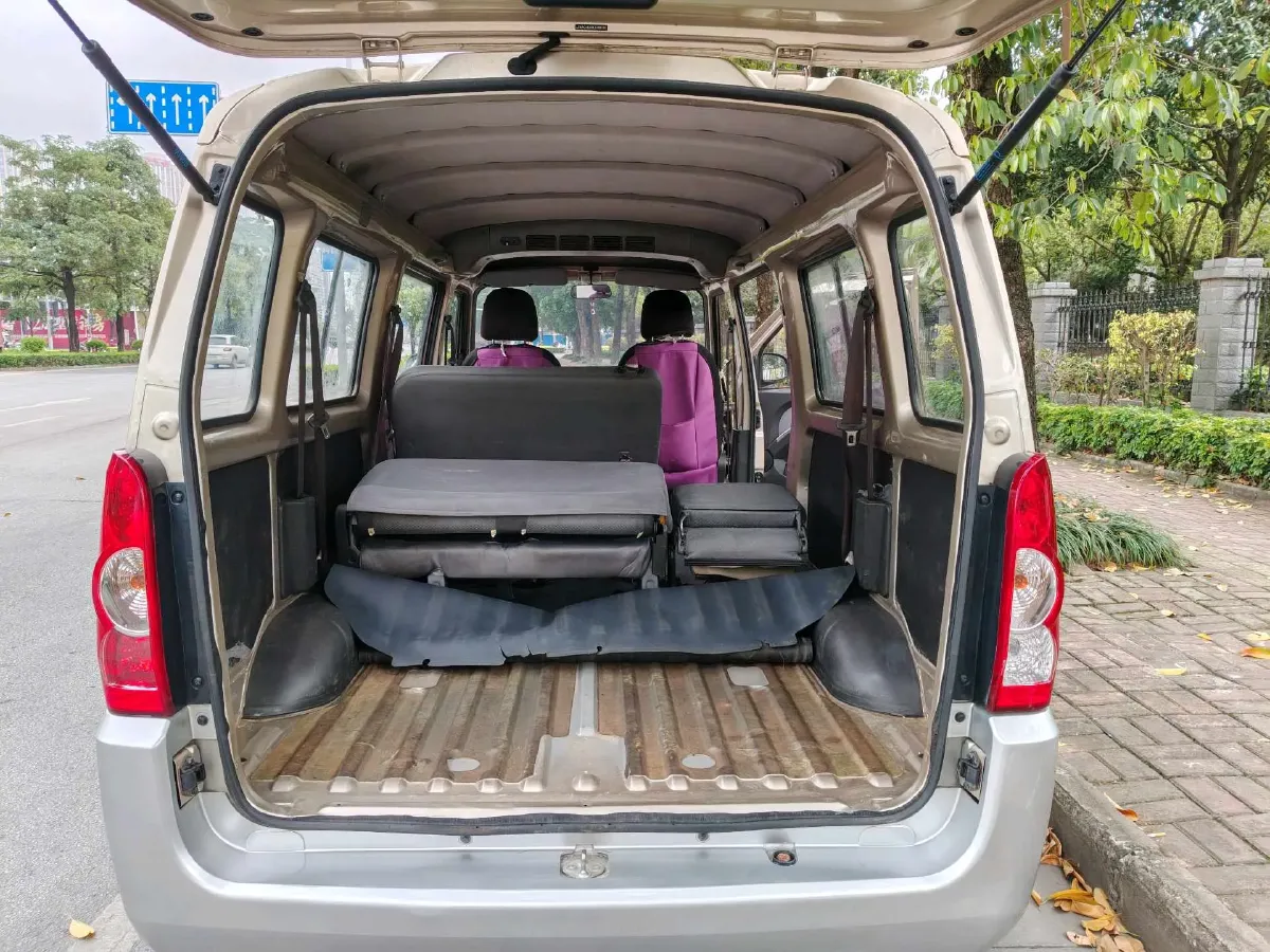 2021 WuLing RongGuang 1.5L 99HP L4 5MT,autocango,china used car exporter,china ev exporter,chinese used car exporter,chinese used ev exporter